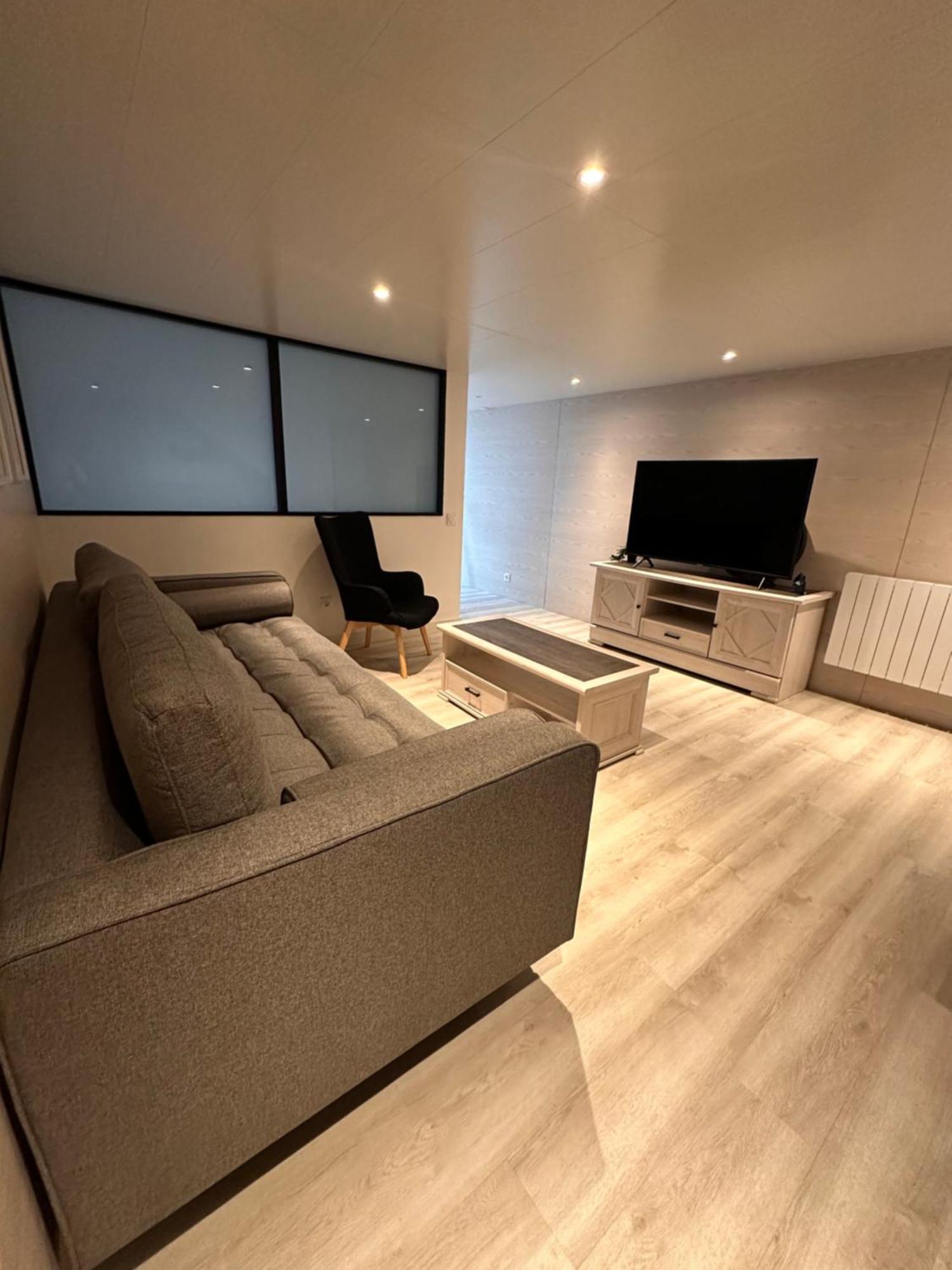 Jolie Dependance Equipee Apartment Cholet Bagian luar foto