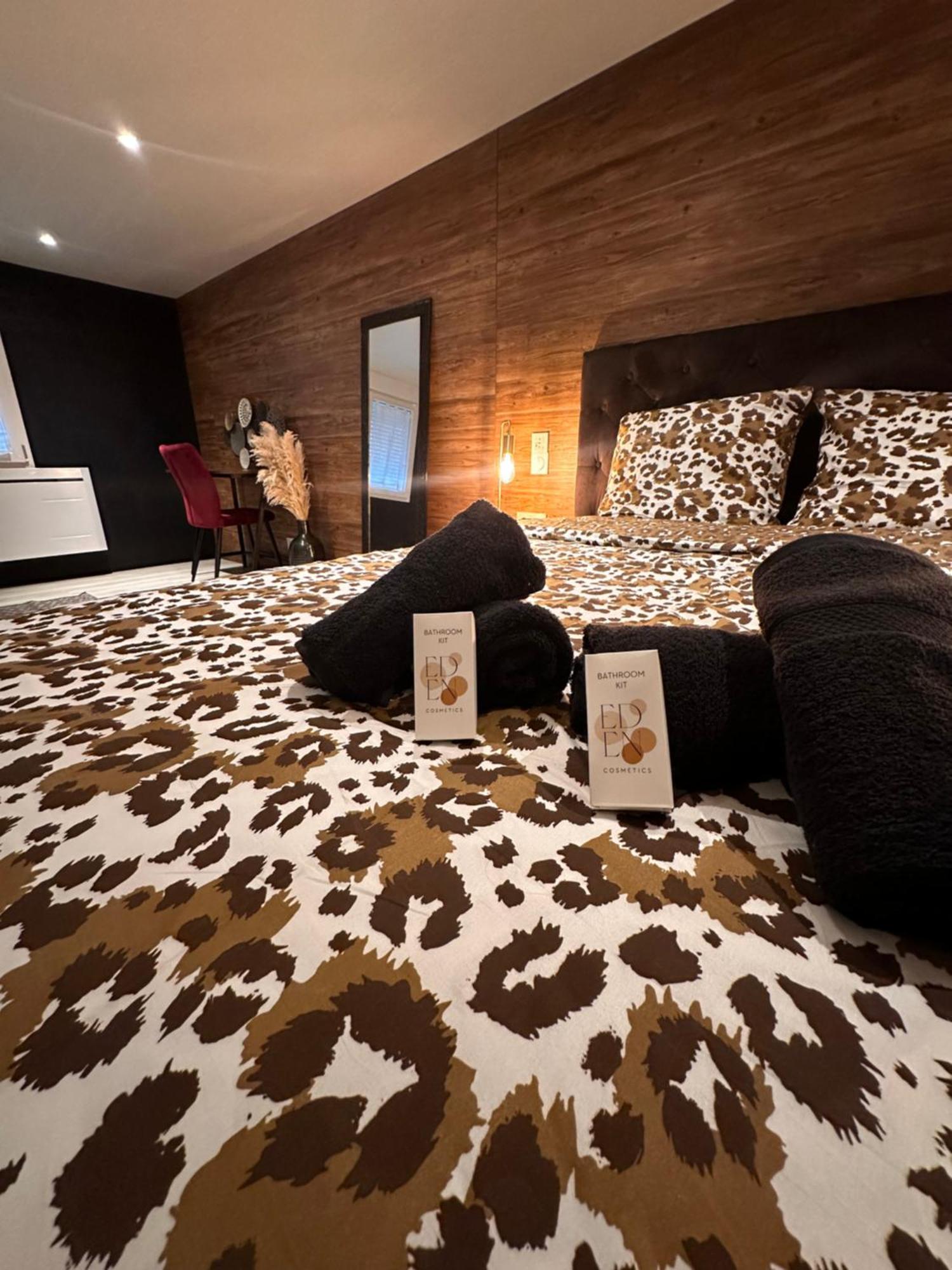 Jolie Dependance Equipee Apartment Cholet Bagian luar foto
